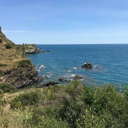 T2 Les Pieds Dans L Eau Cerbère